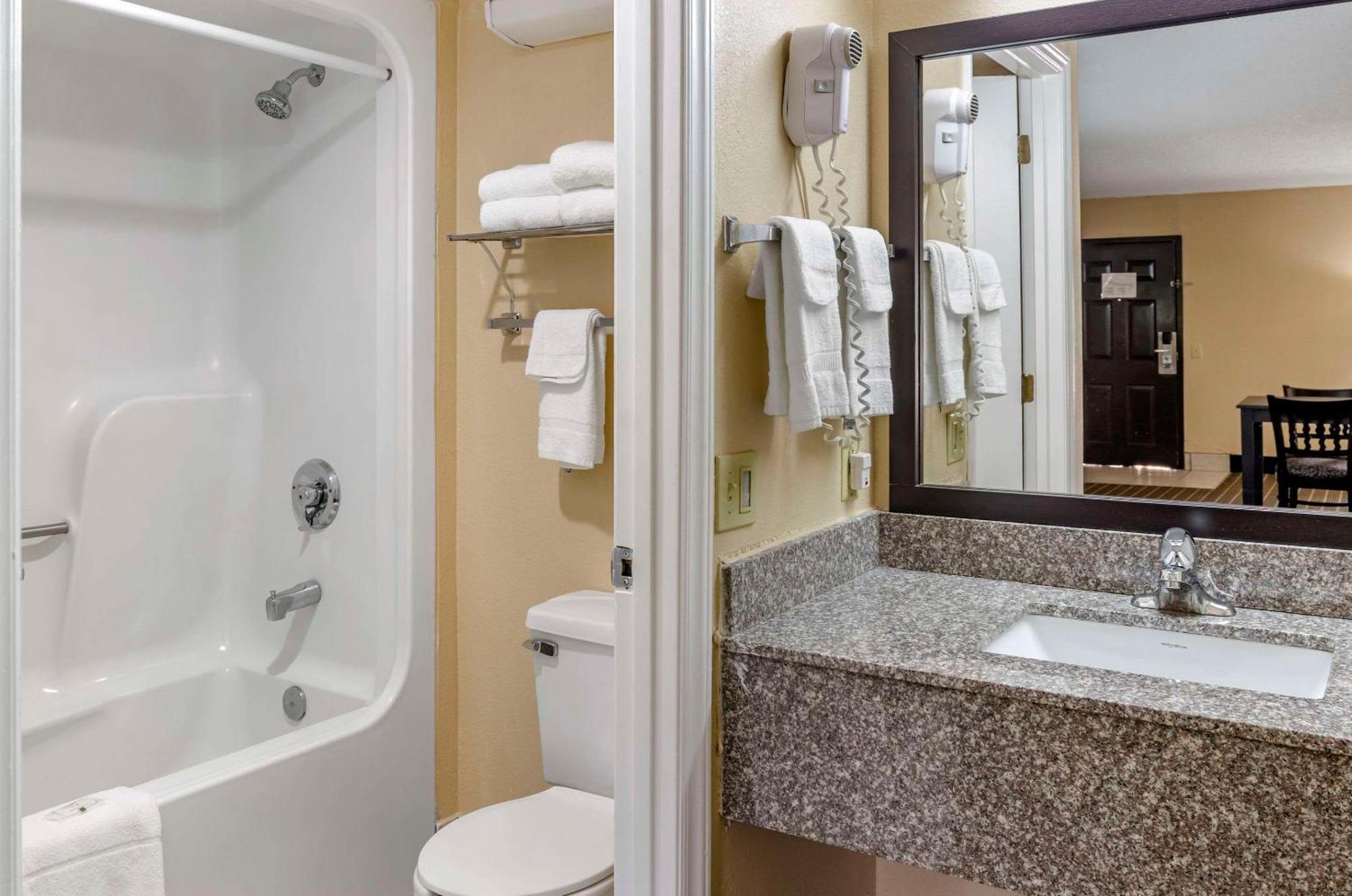Quality Inn Hillsville Εξωτερικό φωτογραφία